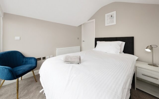 2 Bedroom Apartment near Town Center