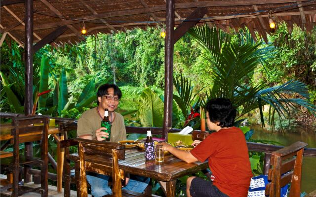 Khao Sok Riverside Cottage