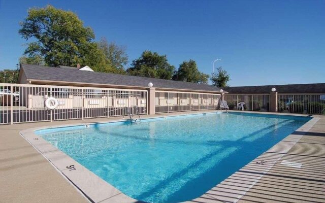 Rodeway Inn Goodlettsville South