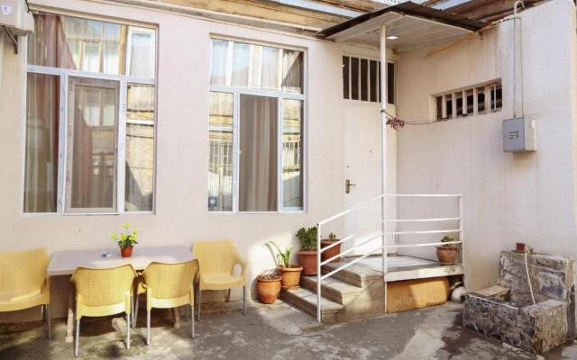Lela Apartments