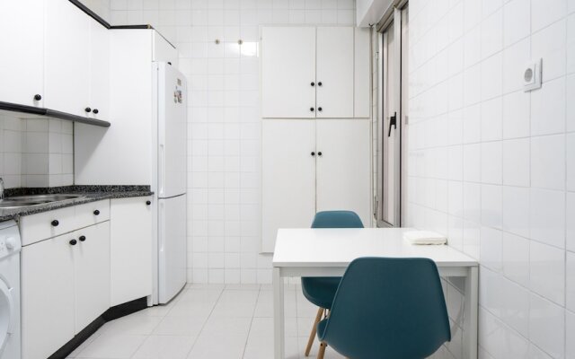 City Hall II apartment by Aston Rentals