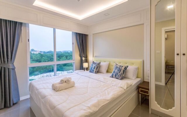 The Orient Resort and Spa by Happy Host