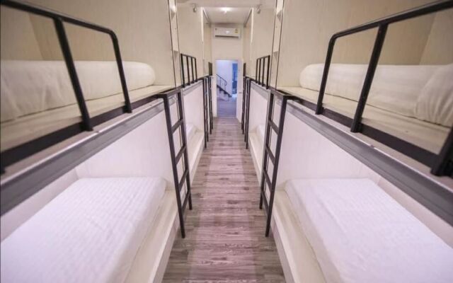 New S7 VIP - Hostel