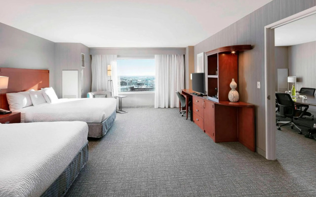 Courtyard by Marriott Indianapolis Downtown