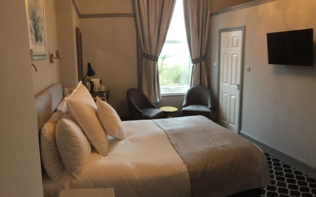 Hillcrest Hotel