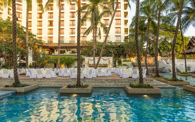 Chatrium Hotel Royal Lake Yangon