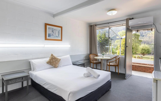 The Grampians Motel & The Views Restaurant – Guest Rooms – Halls Gap