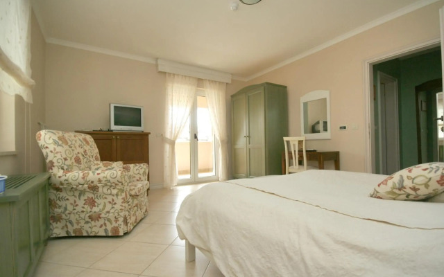 Abalone Hotel