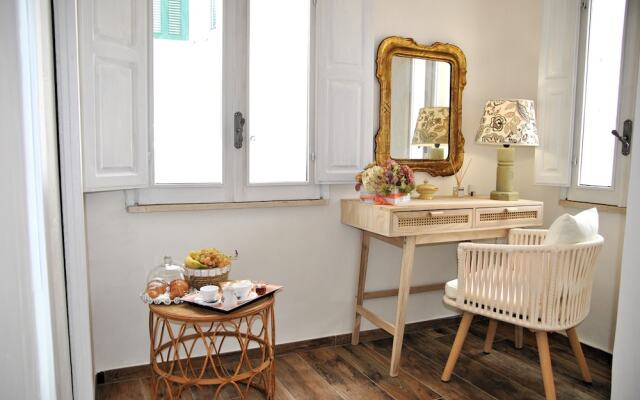 Room in B&B - Mariasofia Master Suite With Private Bathroom