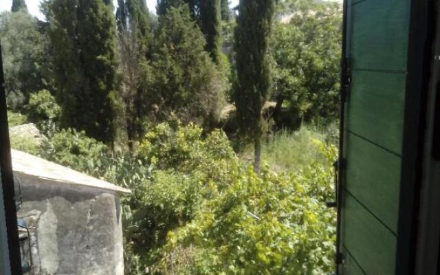 Michalis' House at Kouramades