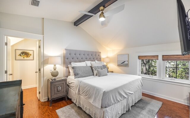 1299 Laurel Grove 3 Bedroom Home by RedAwning