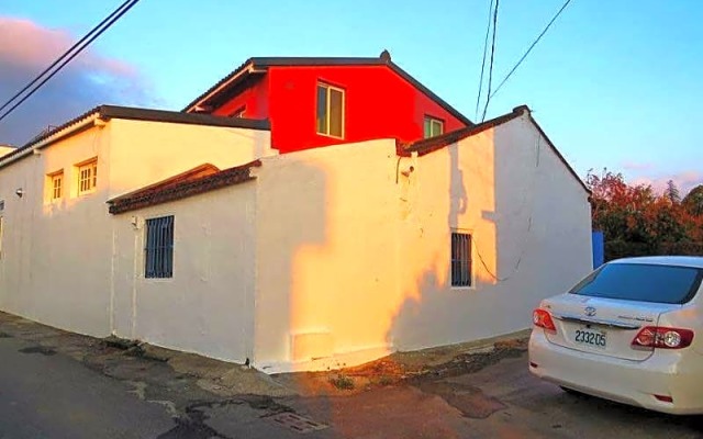Hibiscus Cottage KT