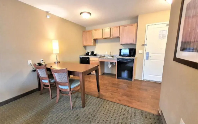 GrandStay® Hotel & Suites – Chisago City
