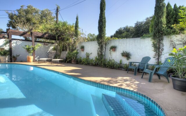 Lakehouse Bed and Breakfast