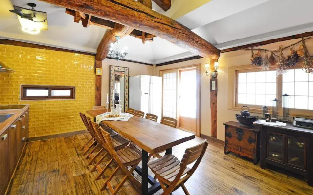 Gyeongju Hanokstay Hangbokhanzip