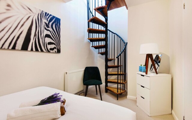 The Lexham Mews Gem - SCR