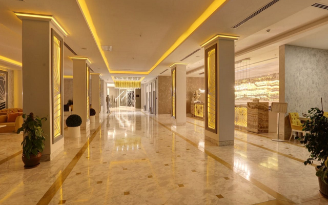 Qlusive Hotel