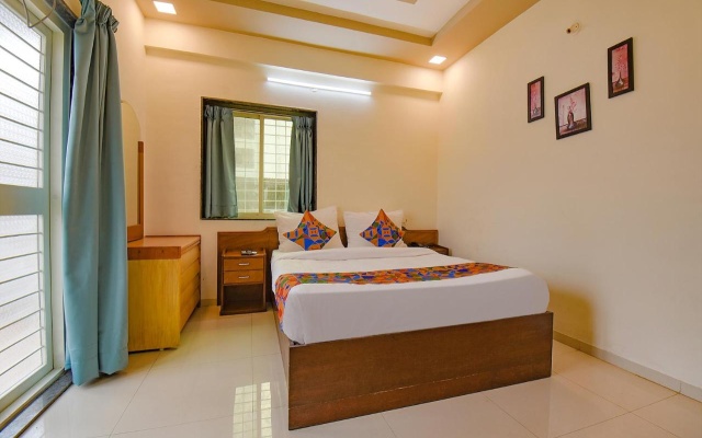 FabHotel Galaxy Inn