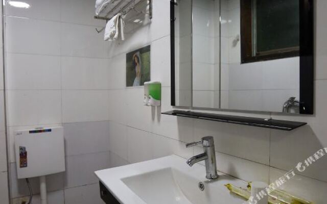 chuyue Hotel
