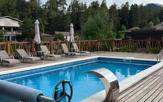 River & House (Ривер Хаус)