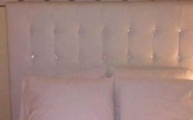 Hollywood Dream Suites