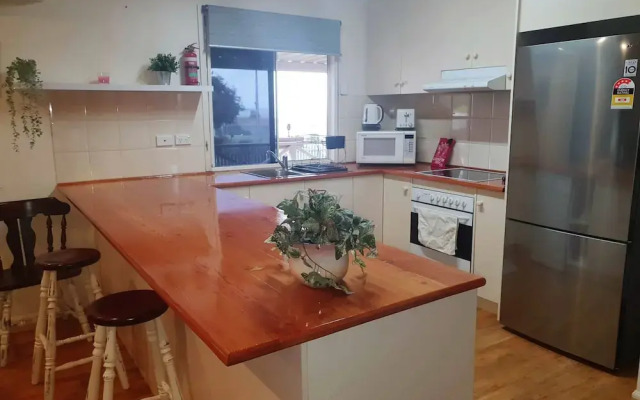 Milang Lakefront Retreat