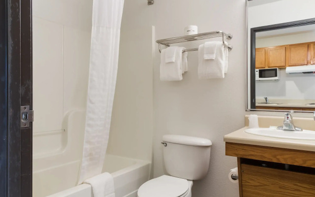 WoodSpring Suites College Station