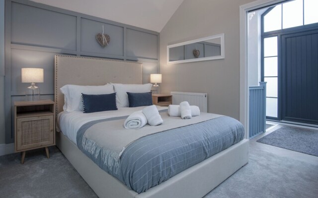 The Hideaway - 2 Bed Holiday Home - Little Haven