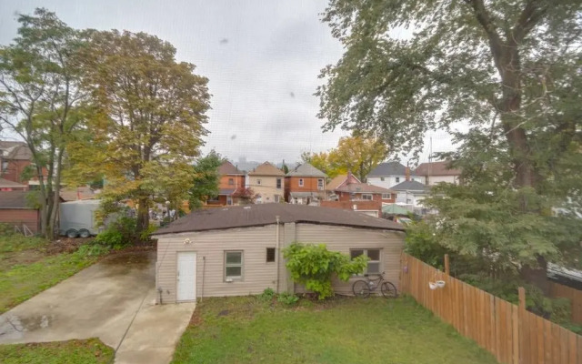 Convenient & Comfortable Manor