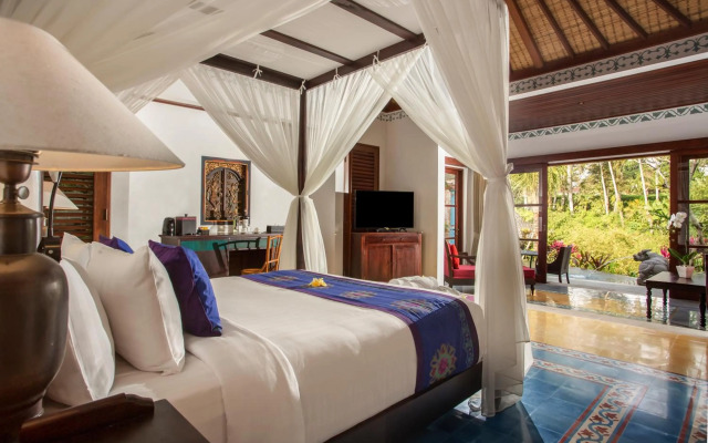 Отель Dwaraka The Royal Villas