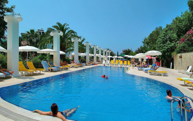 Club Aqua Plaza