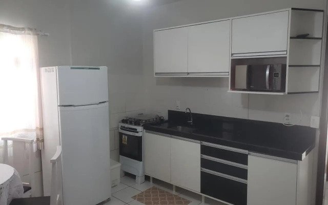 Apto 1 quarto, Centro de Bombinhas, 130 metros da praia.
