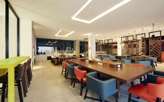 Holiday Inn Express Adelaide City Centre by IHG