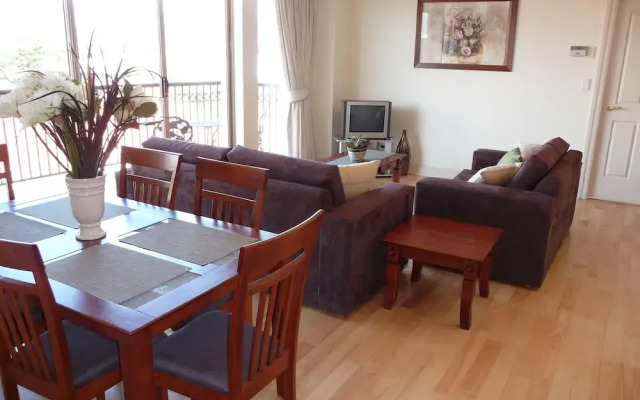 City Escape 3BD in Adelaides East End 5