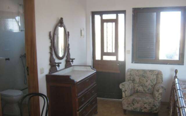 Room in Guest Room - Private Room on a Terrace With Garden
