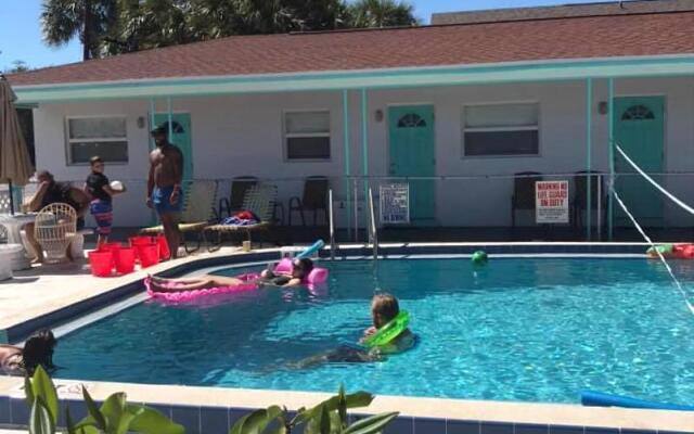 Sun Island Motel