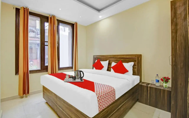 OYO Flagship 70251 Hotel Starwood