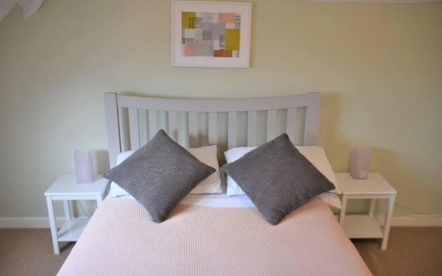 Charming 3-bed Apartment in Talgarth Powys