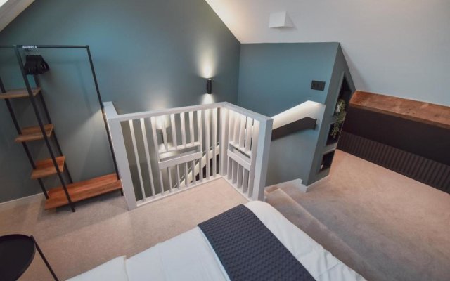 Central Stays - Luxury 3 Bedroom House in Central Chester SLEEPS 6