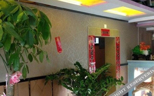 Urumqi Xinhuaxu Business Hotel (Xinxing Street Subway Station)