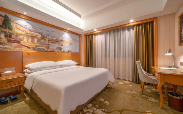 Vienna International Hotel (Wuhan Wujiashan, Dongxihu Avenue, Qixiong Road)