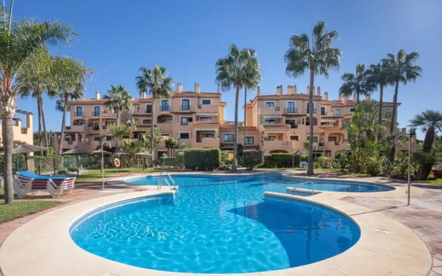 La Duquesa Place in the sun