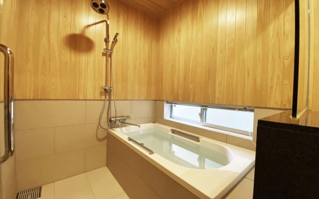 Aletta Kouri resort