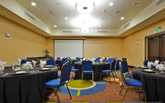 Holiday Inn Hotel & Suites Waco Northwest by IHG