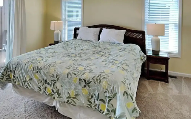Barefoot Bungalow by Topsail Realty