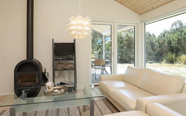 8 person holiday home in Ålbæk
