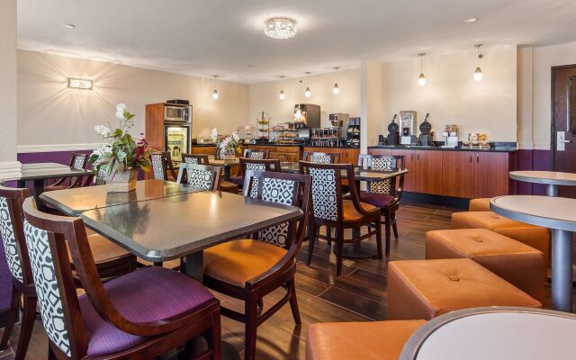 Spark by Hilton Eden Prairie