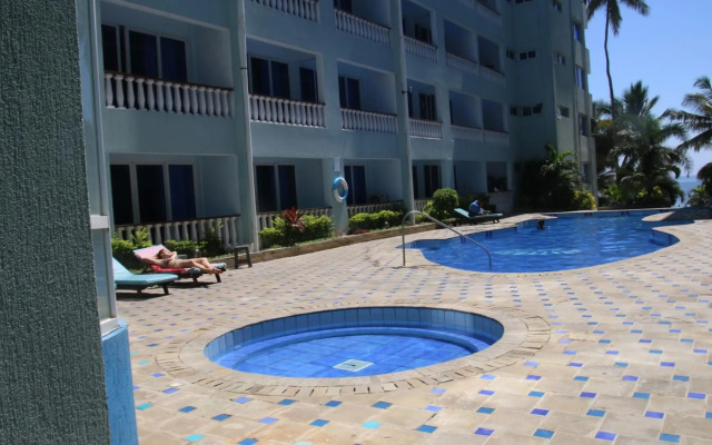 Modern Beachfront Studio Apartment B44
