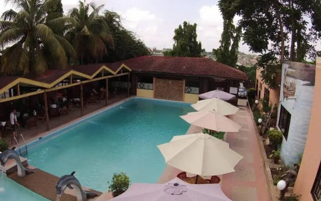 Sir Max Hotel