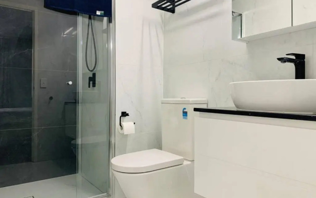 Southbank Modern Luxe Apartment